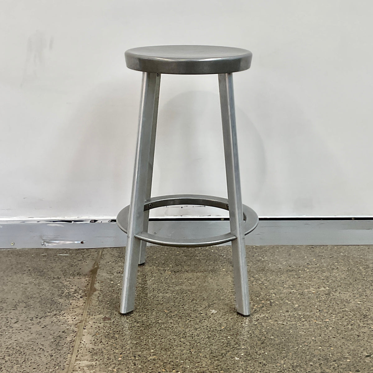 Déjà vu Counter Height Stool by Naoto Fukasawa for Magis (4