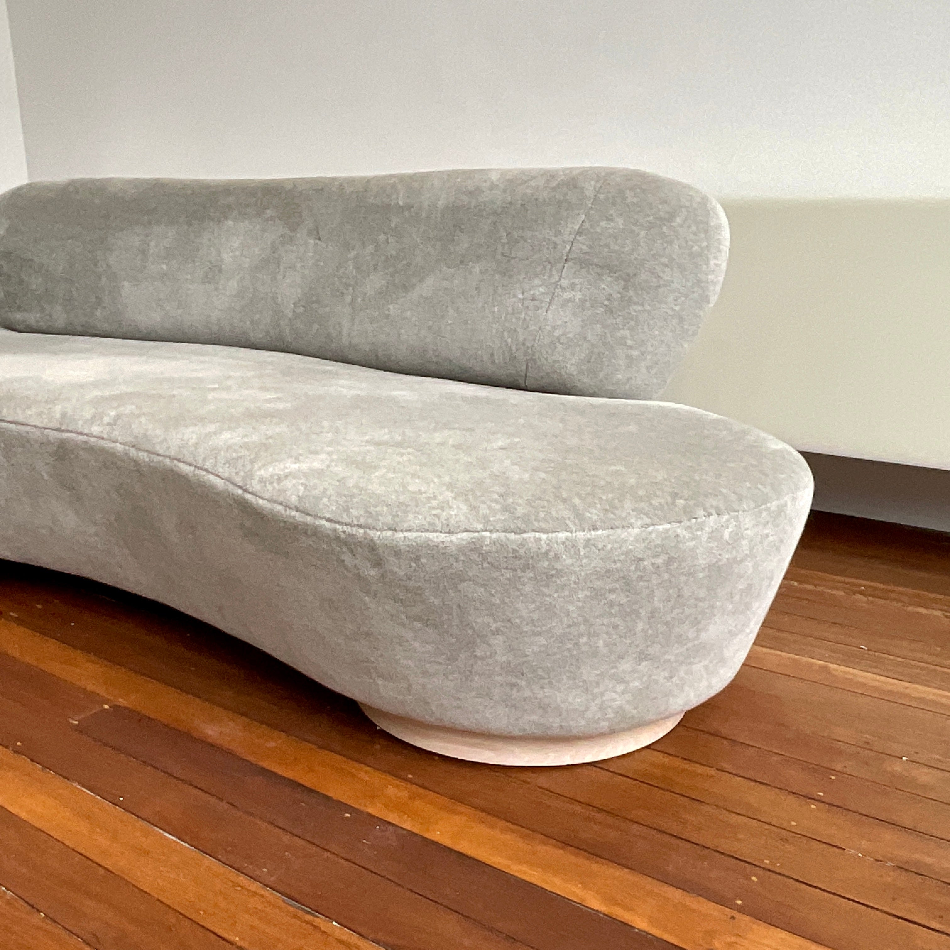 Vladimir Kagan Serpentine Sofa | HFOC – Home Furniture on Consignment