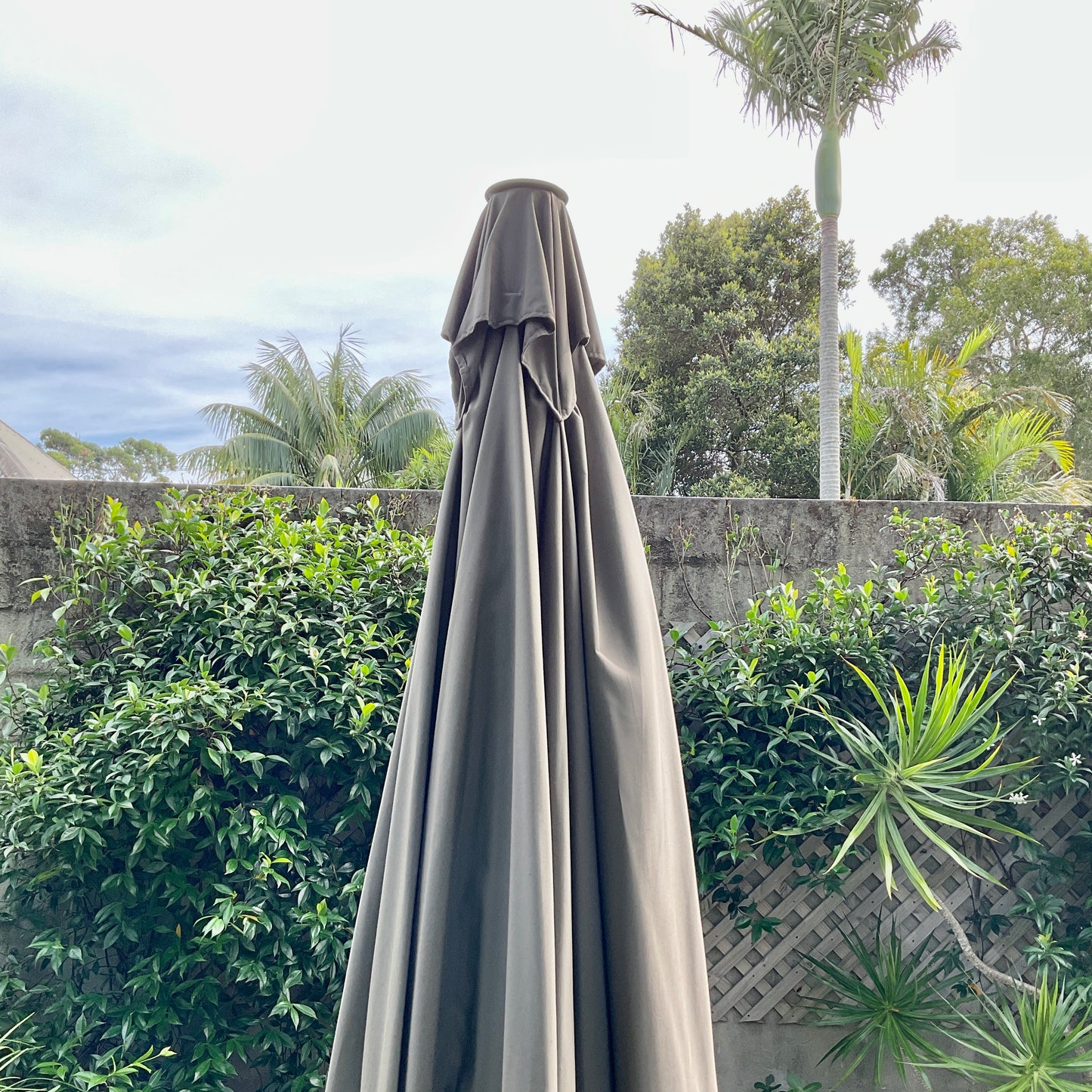 Caractere Side Pole Umbrella by Jardinico through Cosh Living