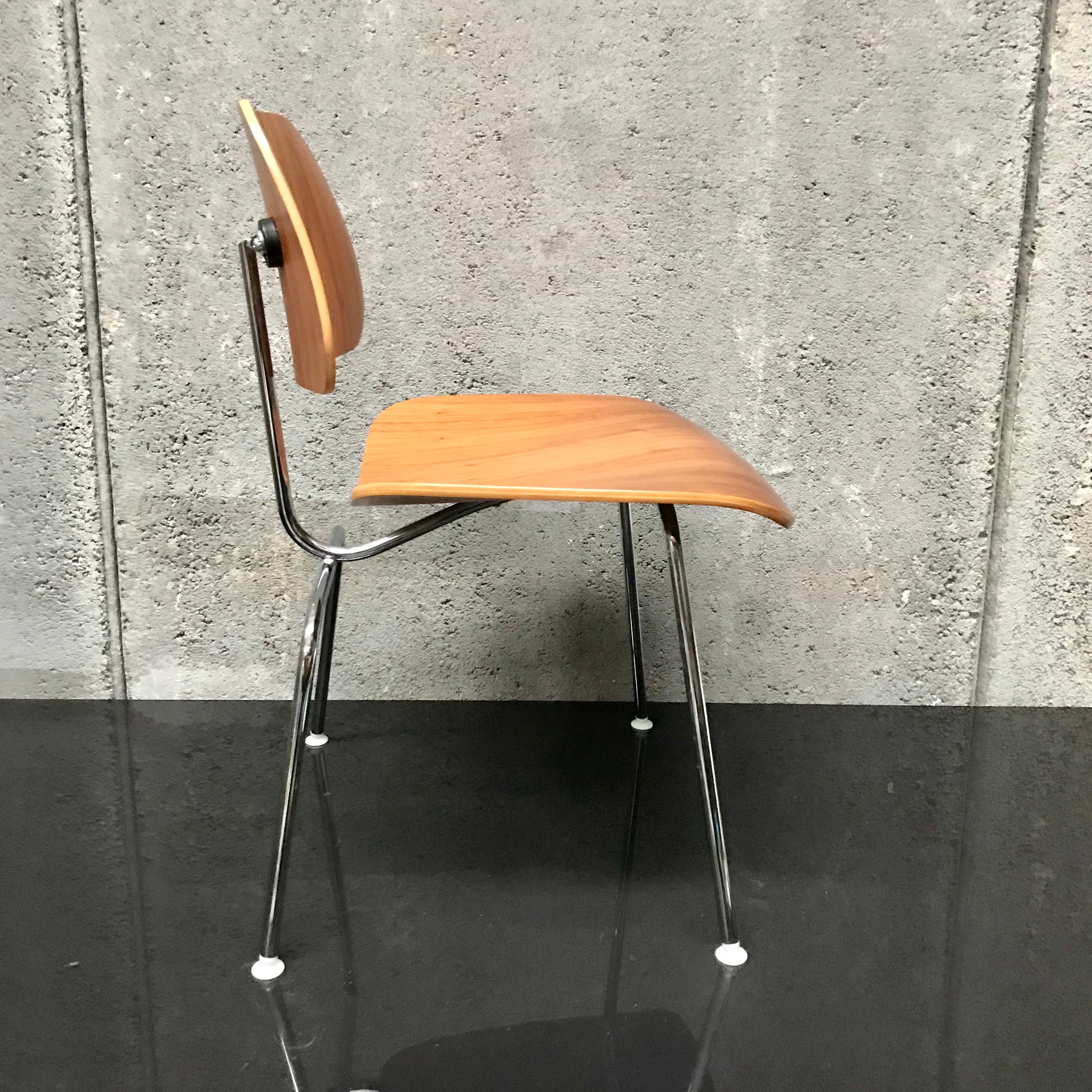 Herman Miller Eames Moulded Plywood DCM Chairs Set of 4 | HFOC