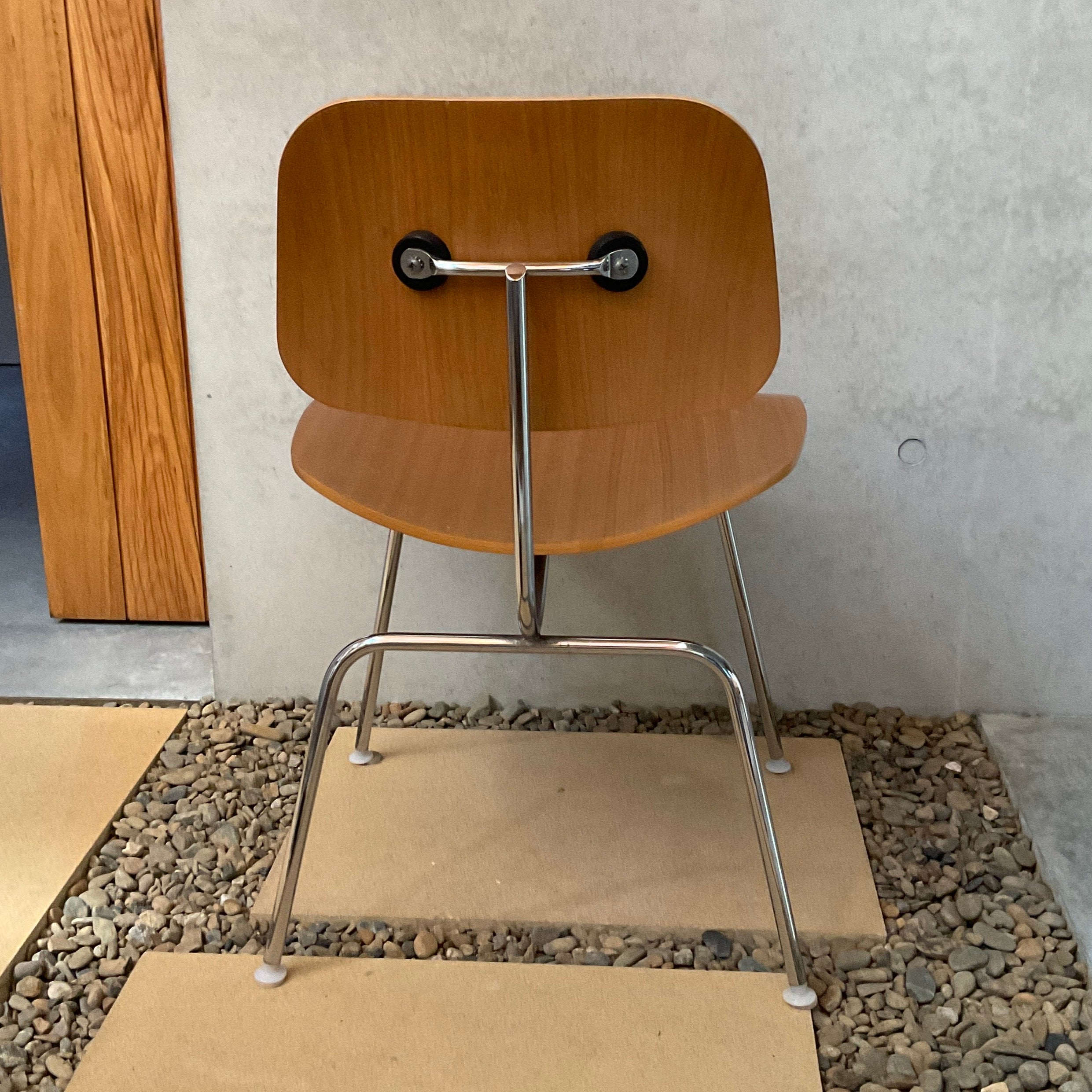 Herman Miller Set of 6 DCM Chairs by Eames | HFOC – Home Furniture