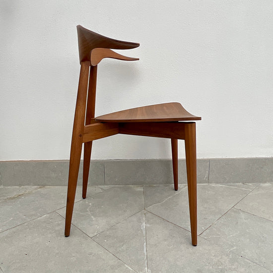 Load image into Gallery viewer, Manta Dining Chair by Matthew Hilton for De La Espada (2 available)
