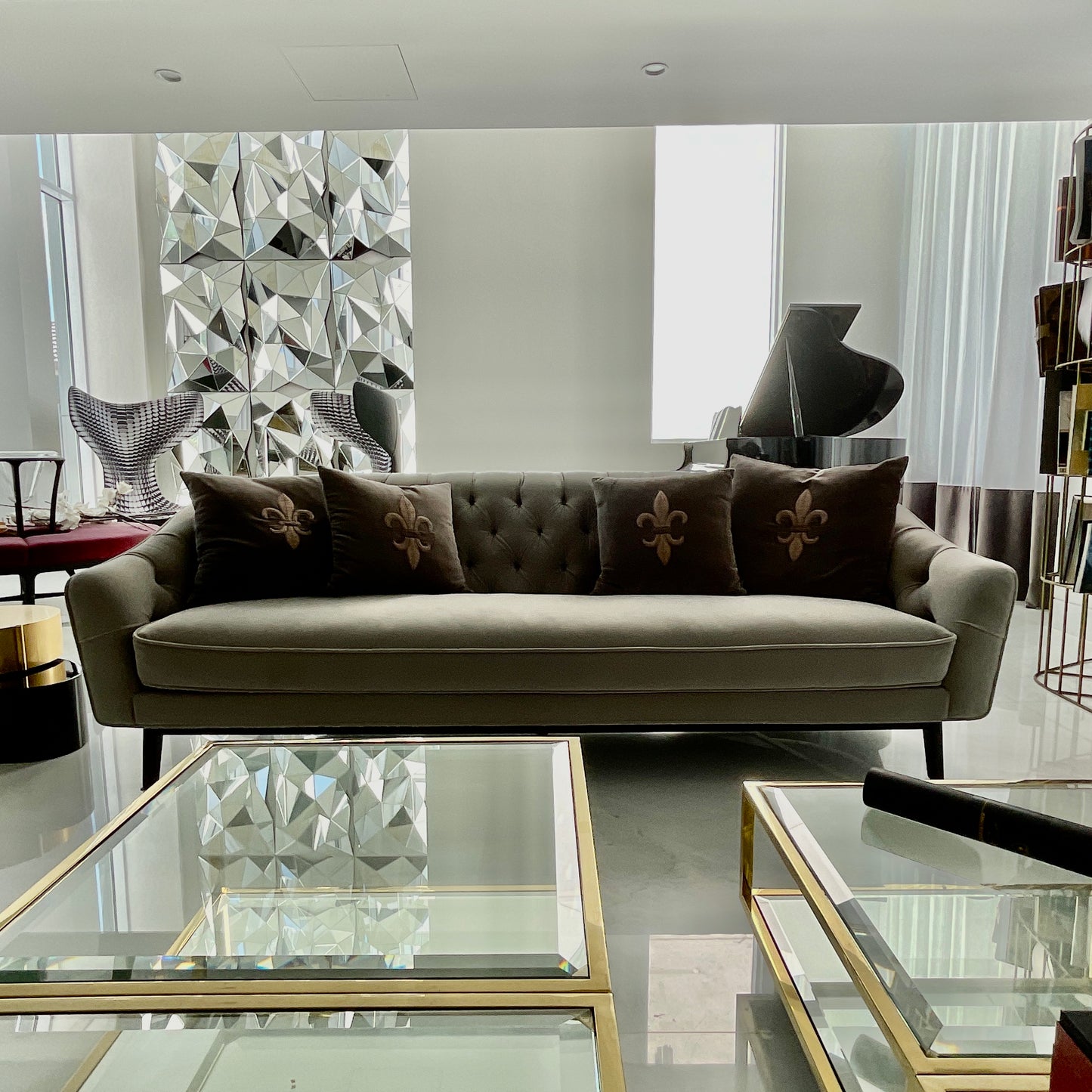Busnelli Amouage capitonné sofa with tufted upholstery, pre-owned designer furniture