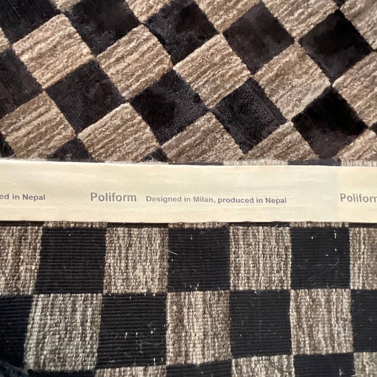 Poliform Sample Area Rug Dama Area Rug by Poliform – Home Furniture on Consignment