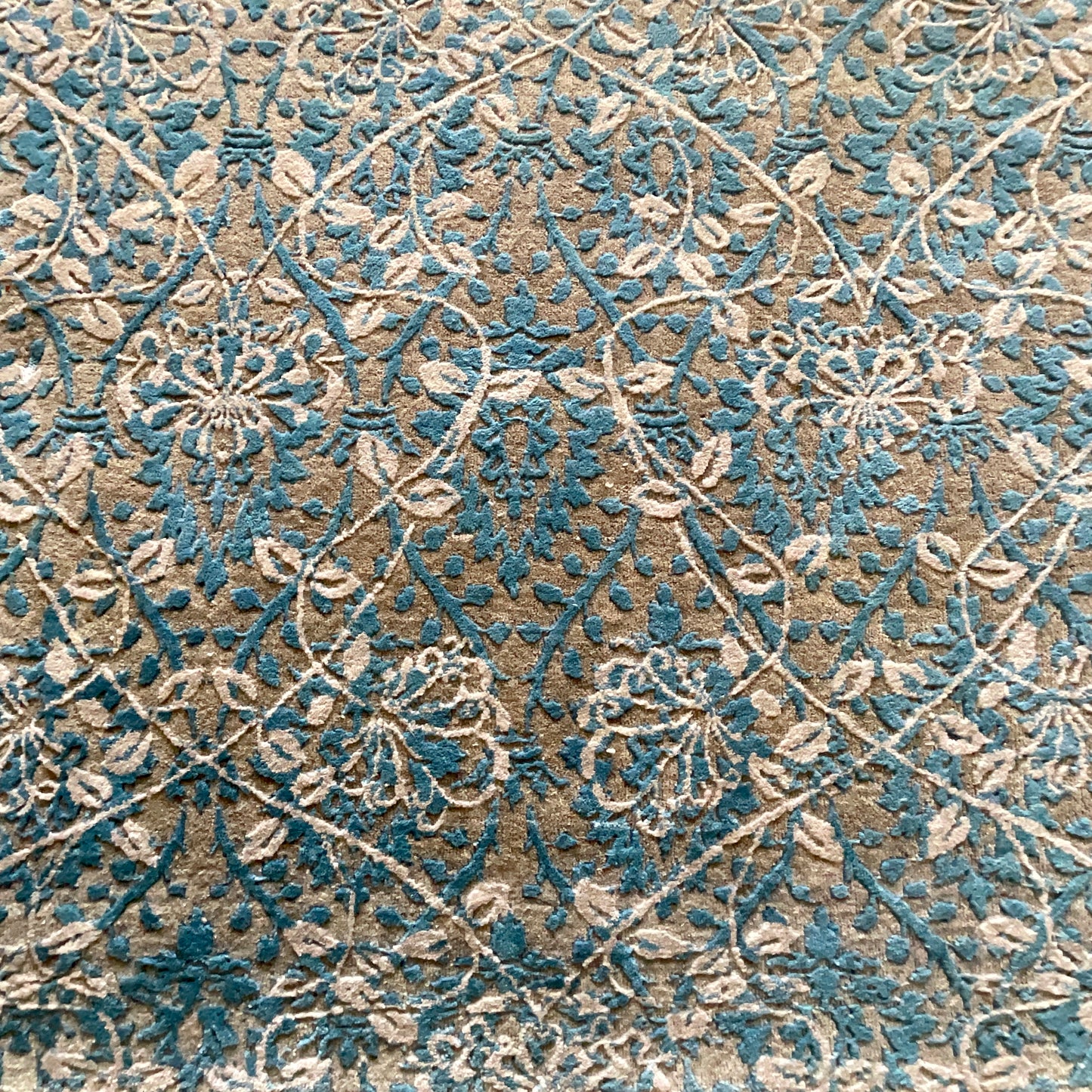 'Damask' Handwoven Area Rug 3000 x 2400