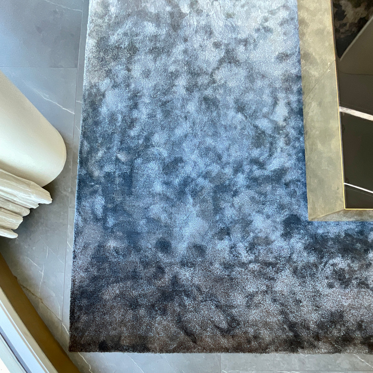Dibbets Rainbow Area Rug by Minotti 4000 x 3000 – Home Furniture on ...