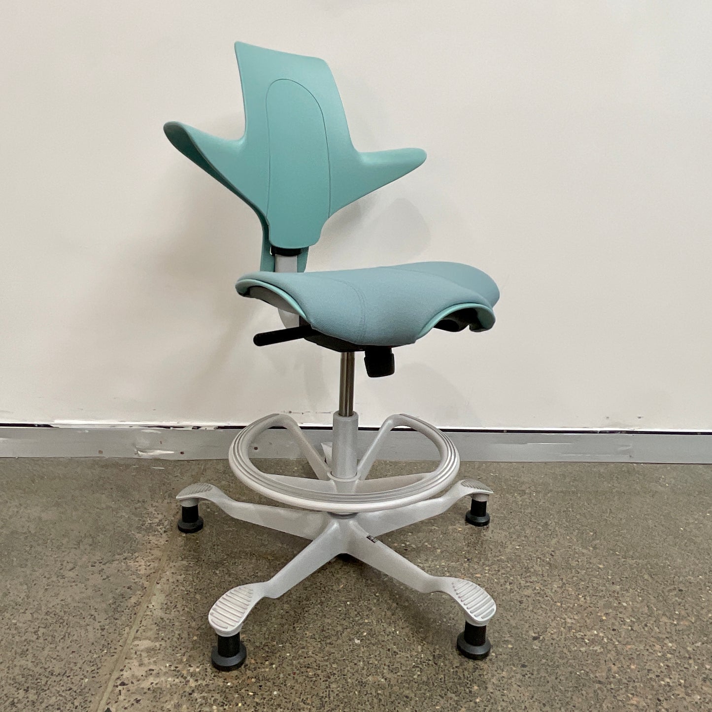 Joe Rogan Chair Capisco Ergonomic Chair by Hag – Home Furniture on Consignment
