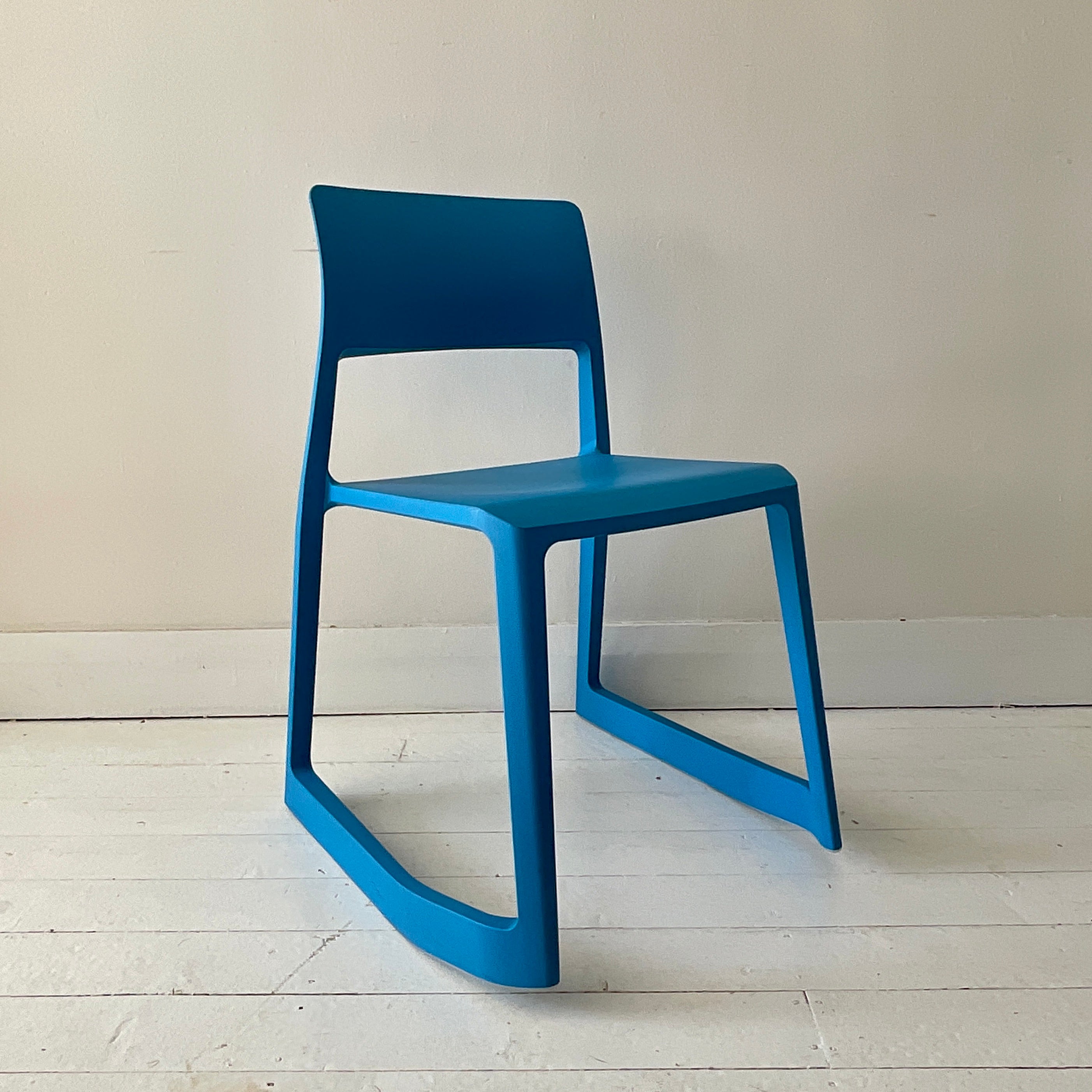 Vitra Tip Ton Chair by Barber & Osgerby | HFOC – Home Furniture on