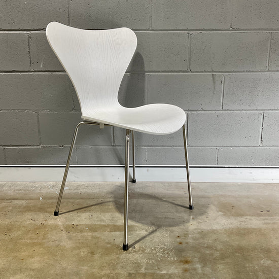 Set of FOUR Series 7 chairs by Arne Jacobsen for Fritz Hansen