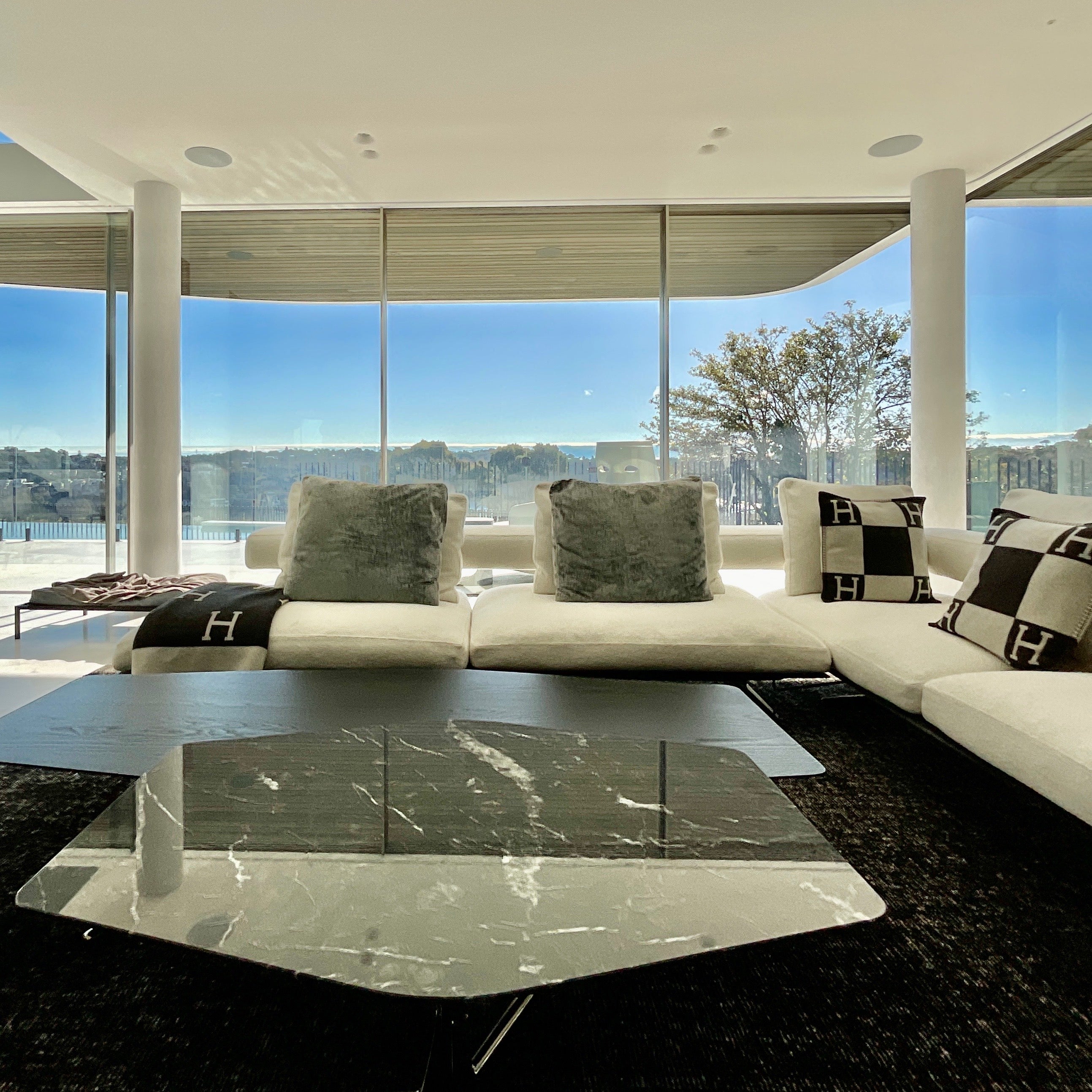 FLEXFORM モデル：WING（ウィング）  デザイナー：Antonio Citterio（アントニオ・チッテリオ） Flexform Wing Sofa by Antonio Citterio | HFOC – Home Furniture on