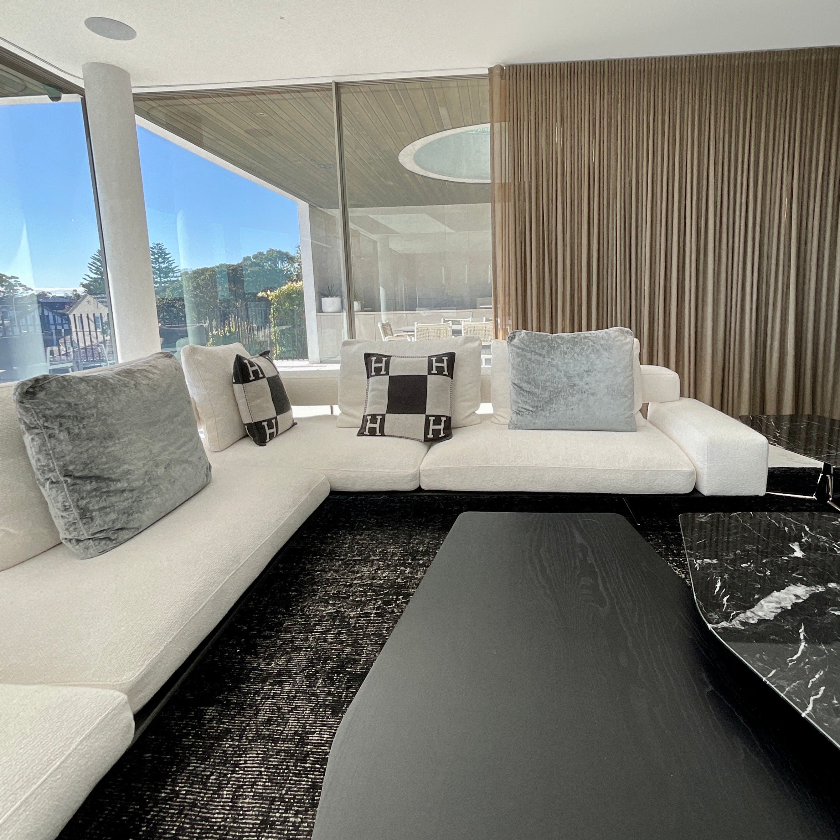 Flexform Wing Sofa by Antonio Citterio | HFOC – Home Furniture on