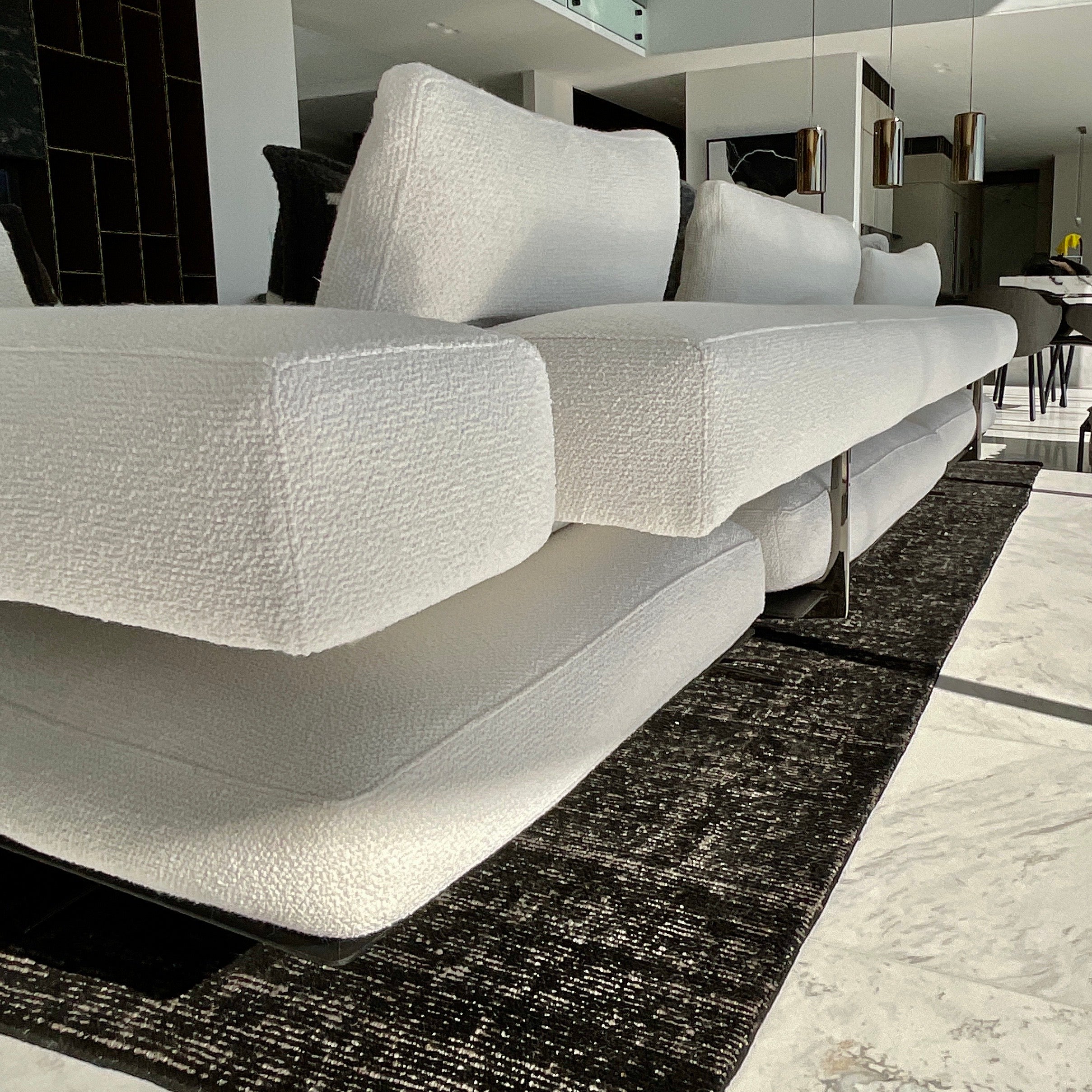 FLEXFORM モデル：WING（ウィング）  デザイナー：Antonio Citterio（アントニオ・チッテリオ） Flexform Wing Sofa by Antonio Citterio | HFOC – Home Furniture on