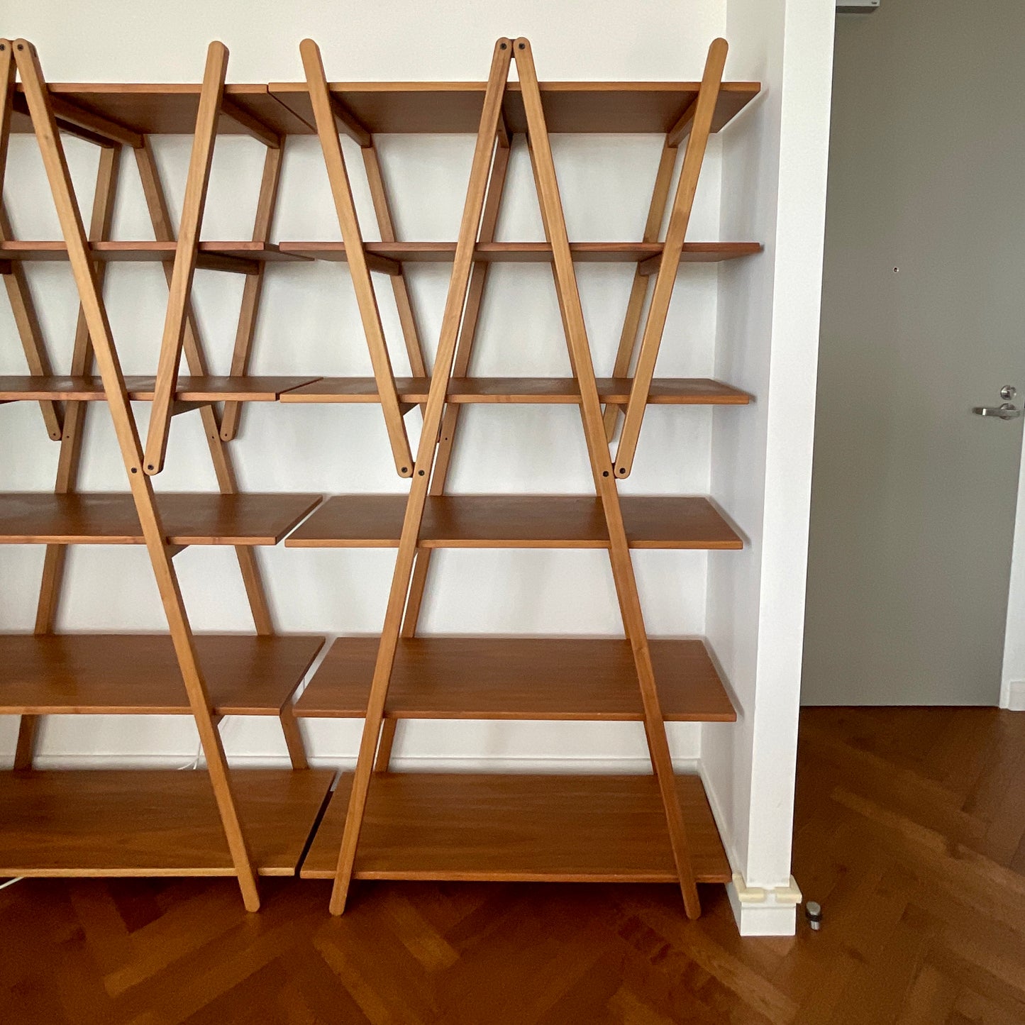 114 Nuvola Rossa Bookcase by Vico Magistretti for Cassina (2 available)