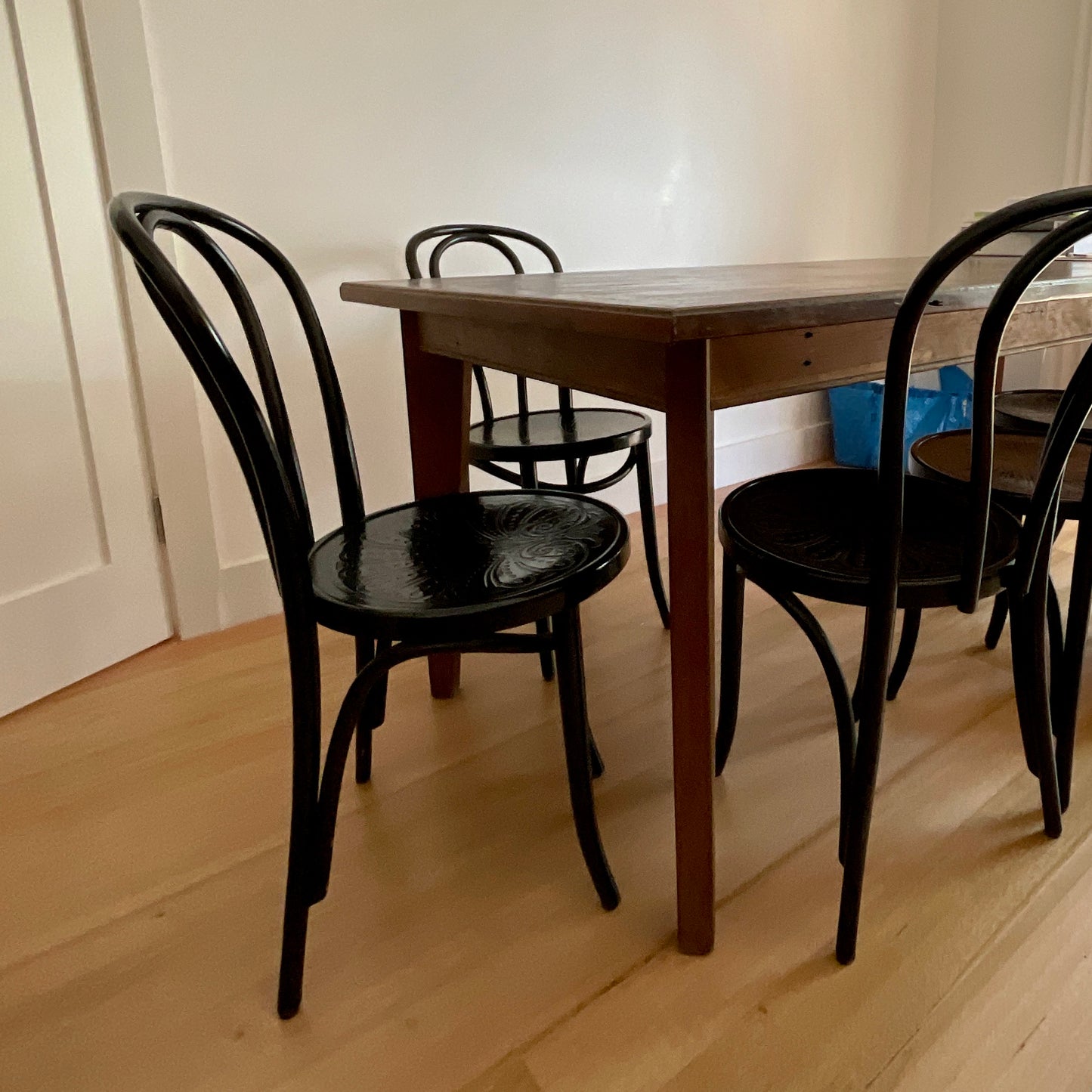 Set of SIX No. 18 Classic Embossed Chairs by Thonet