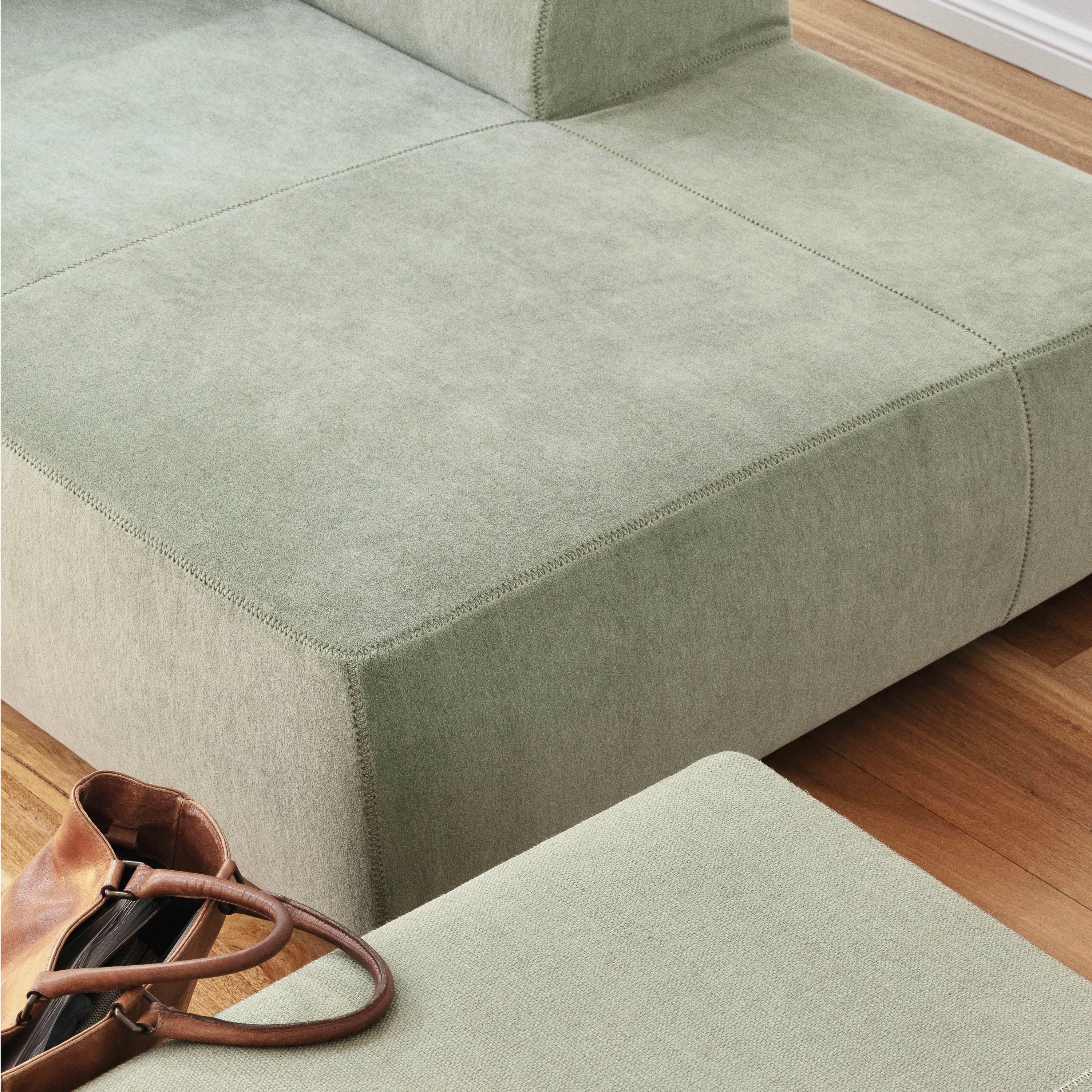 B&B Italia Bend Sofa & Ottoman by Patricia Urquiola | HFOC – Home