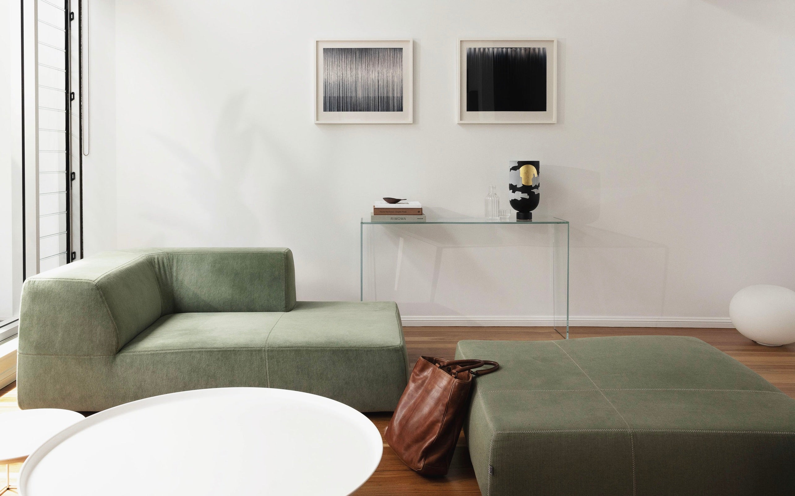 B&B Italia Bend Sofa & Ottoman by Patricia Urquiola | HFOC – Home