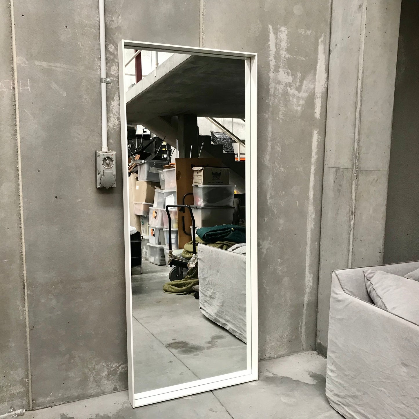 Load image into Gallery viewer, Sara Floor Mirror by Flaviano Capriotti for Poliform

