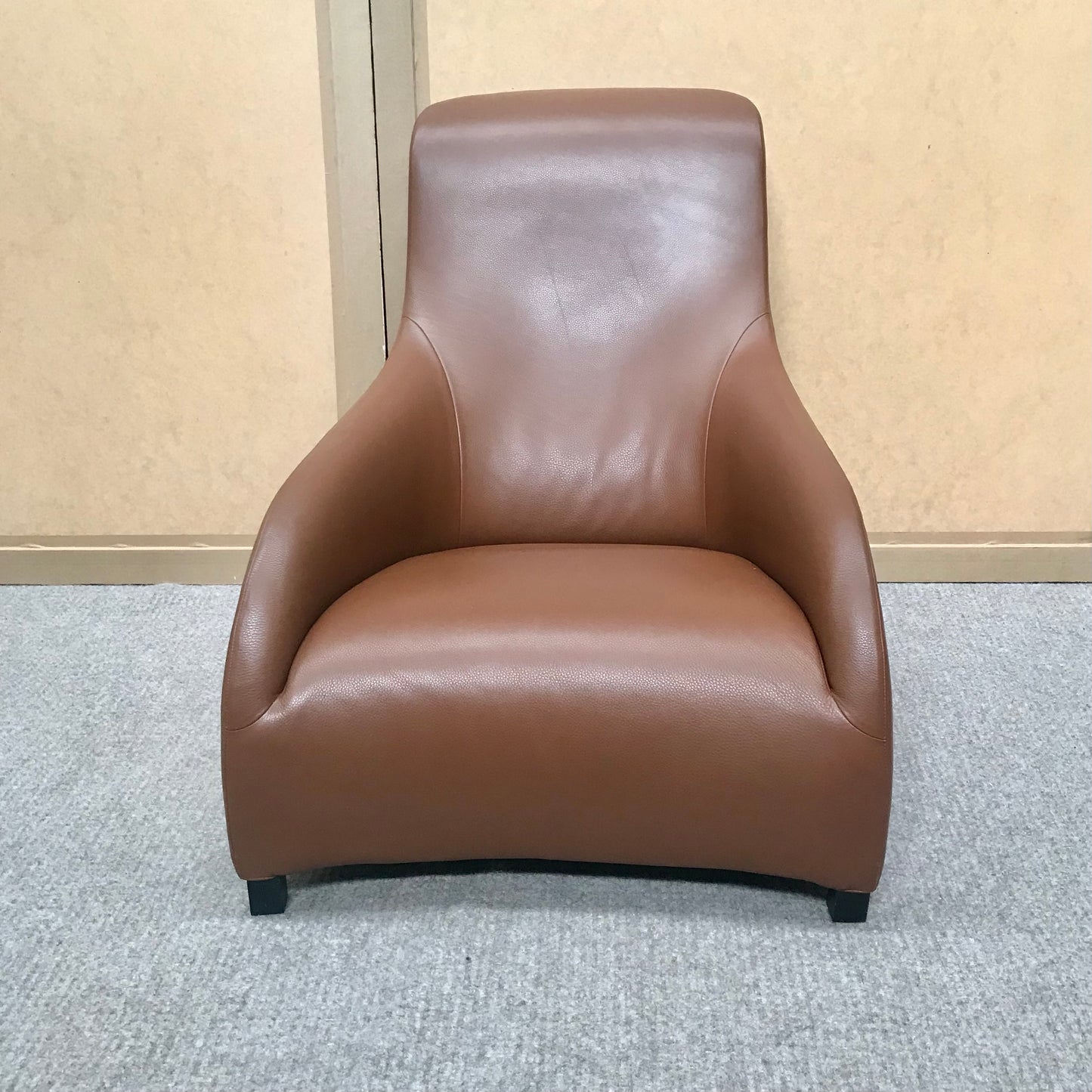 B&B Italia Kalos Armchair in tan leather by Antonio Citterio, pre-owned designer furniture