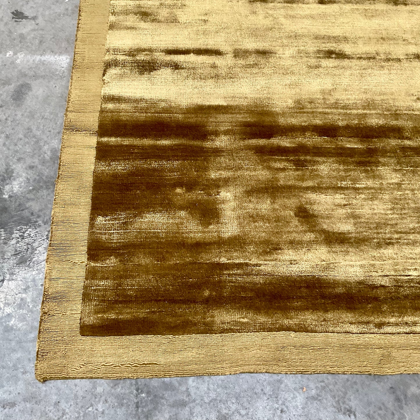 Frame Area Rug by Poliform – Home Furniture on Consignment