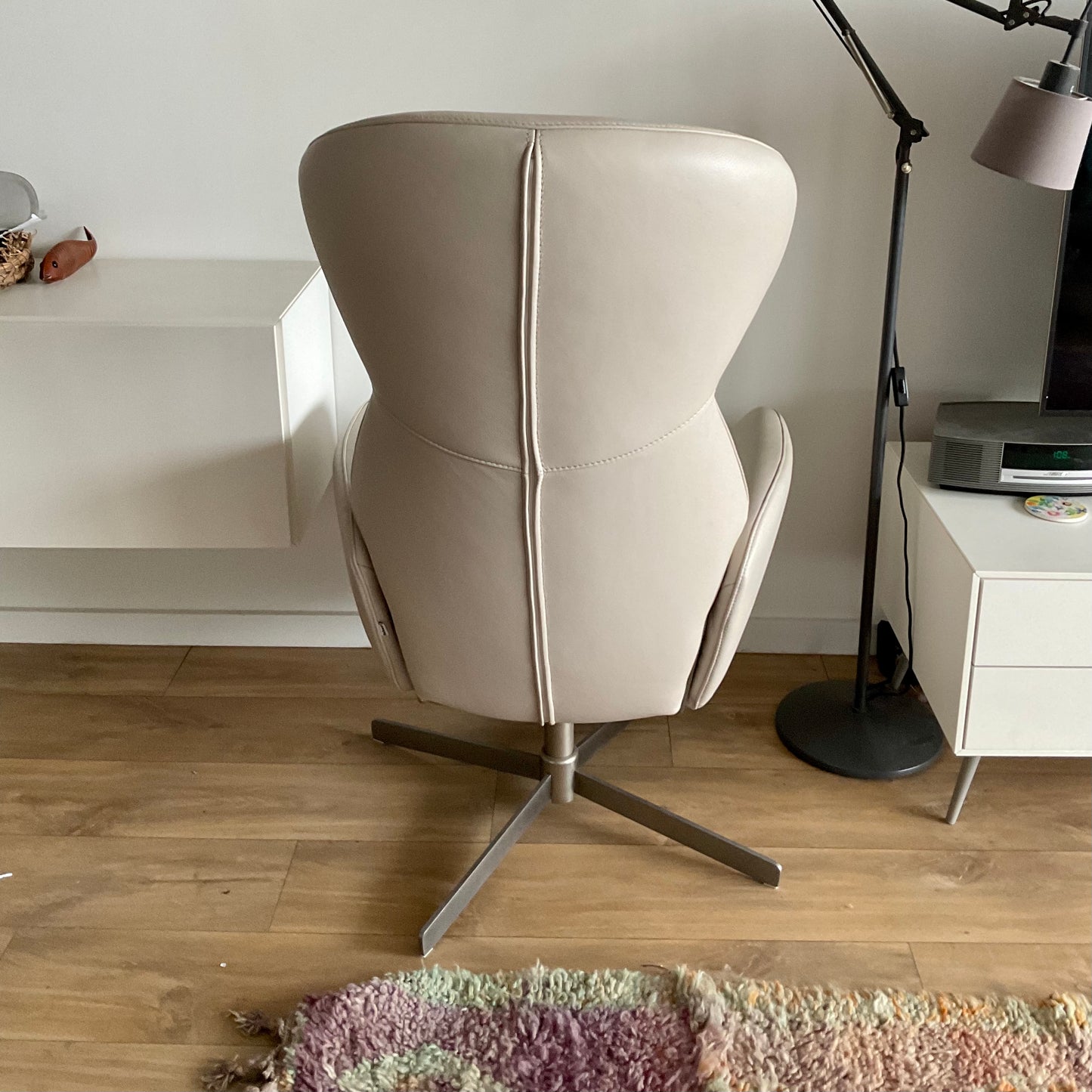 Load image into Gallery viewer, Athena Chair &amp;amp; Footstool by BoConcept
