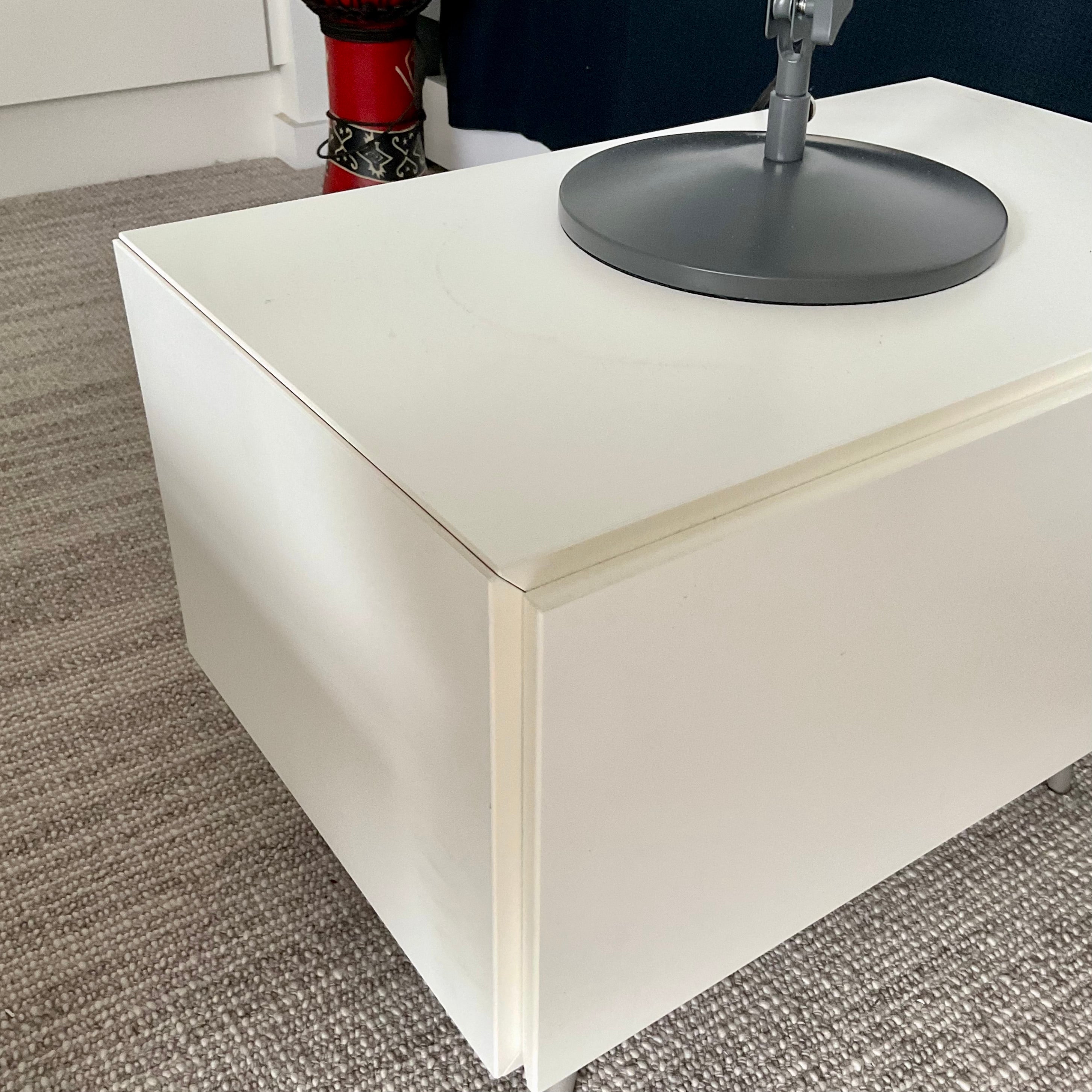 レア❣️BoConcept ◼️Lugano ナイトスタンド　ホワイト BoConcept Lugano Nightstands White Lacquer Pair | HFOC – Home