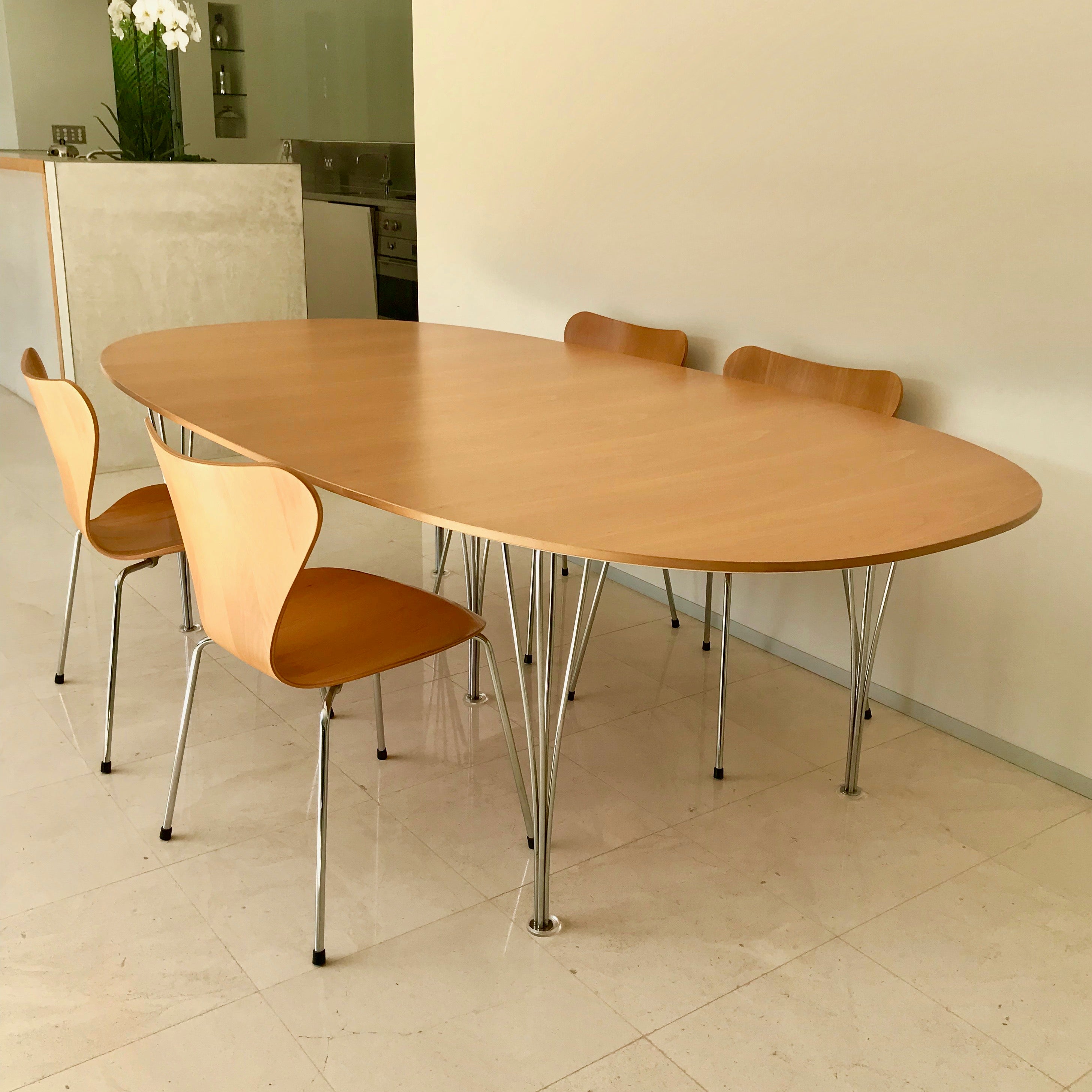 Fritz Hansen Spanleg Dining Table by Piet Hein | HFOC – Home