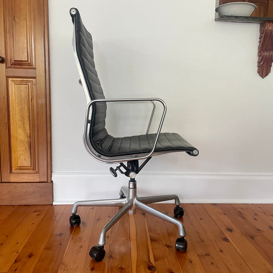 Load image into Gallery viewer, Eames Aluminium Executive Chair by Herman Miller through Work Arena

