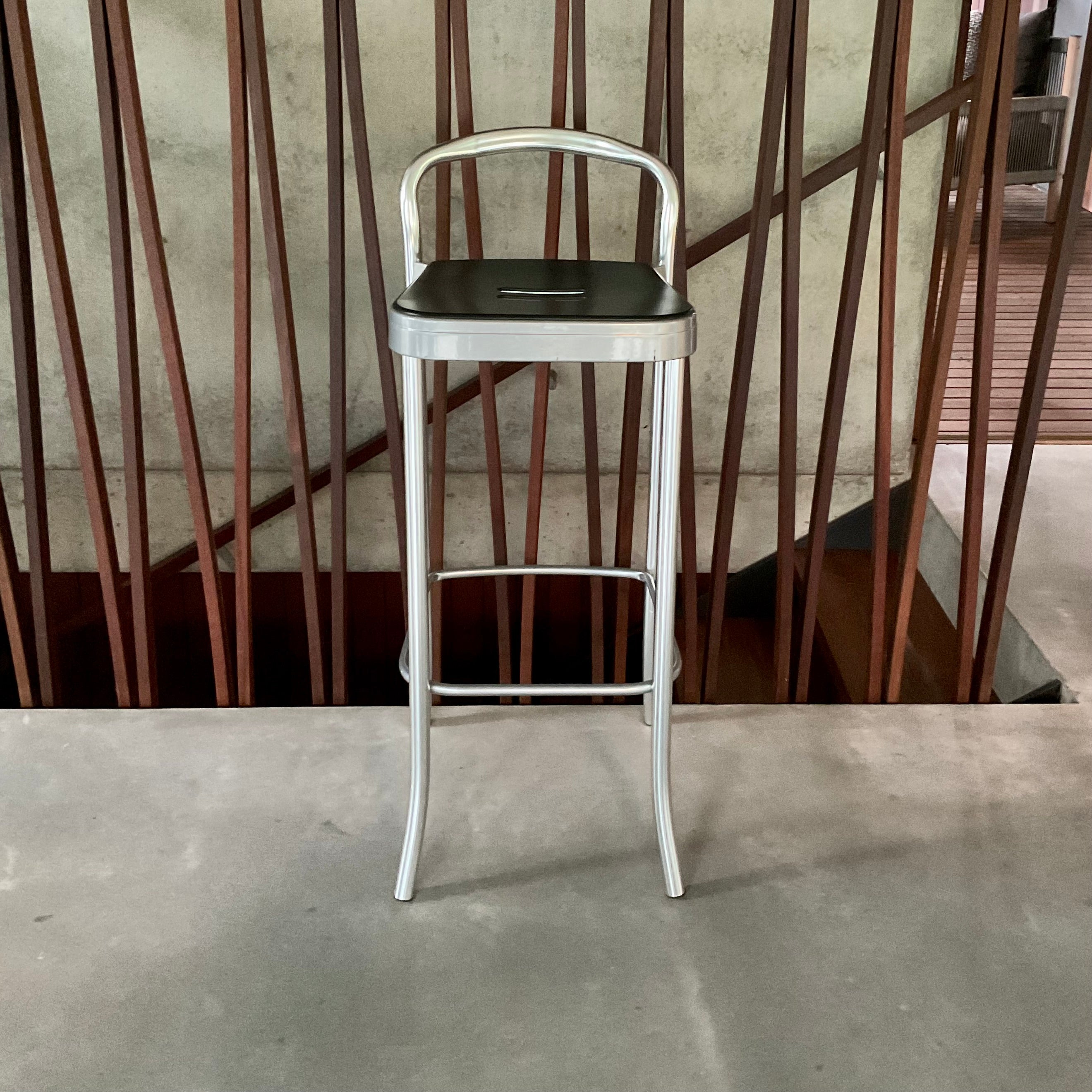スツール MAUNA-KEA' BARSTOOL by VICO MAGISTRETTI Kartell Mauna Kea 4884 Bar Stool Grey Polypropylene | HFOC – Home
