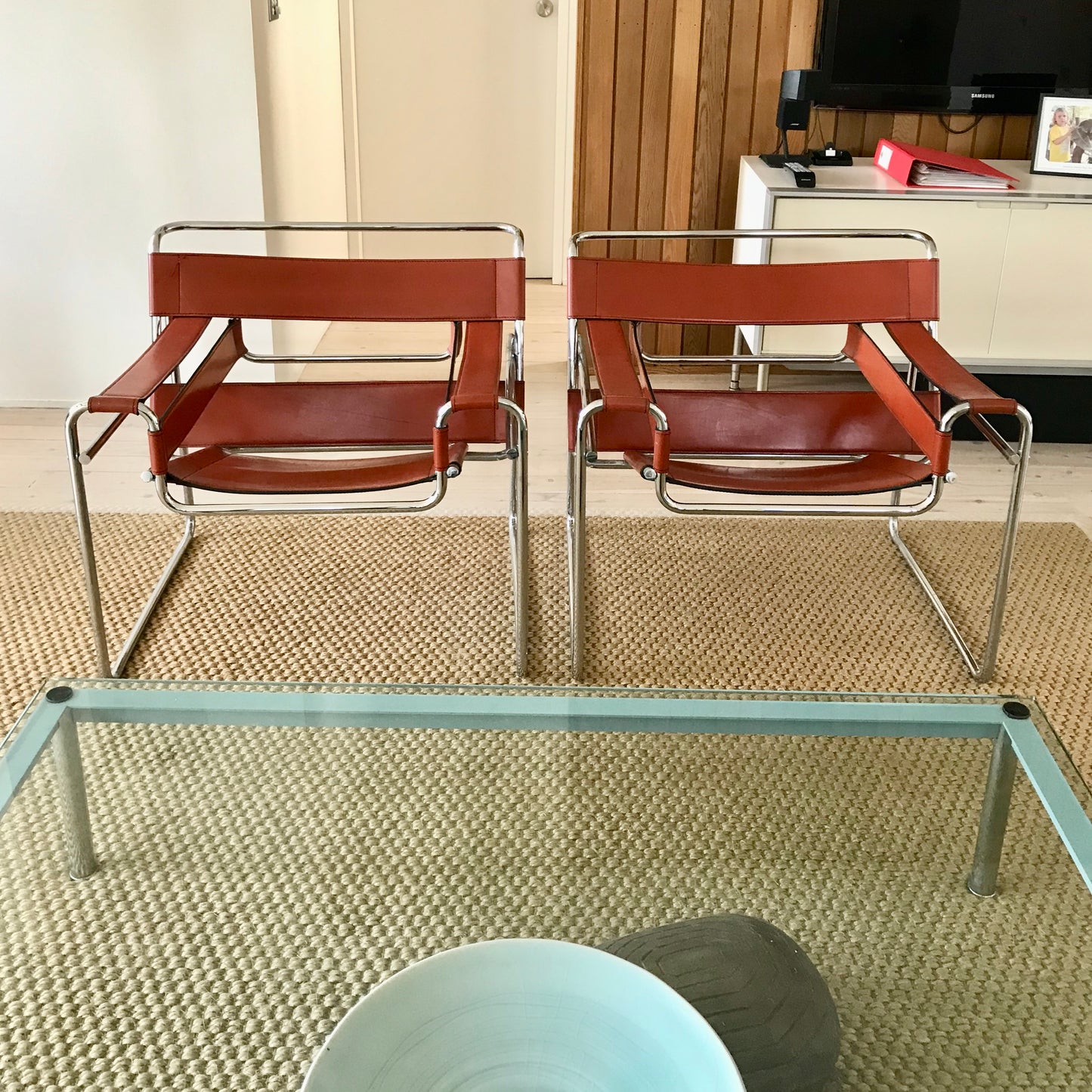 Load image into Gallery viewer, Wassily B3 Chair by Marcel Breuer for Knoll
