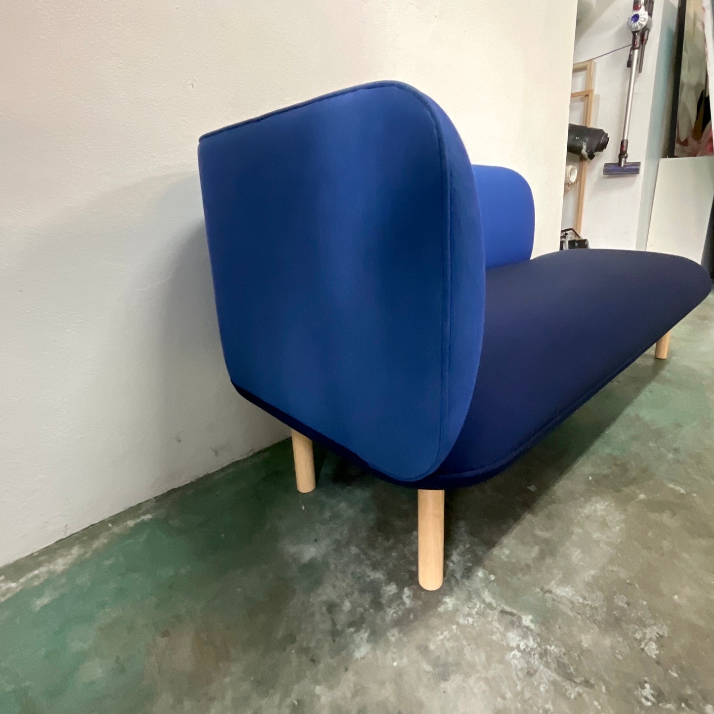 Wes Chaise with Single Arm by Tom Fereday for Swiss Design