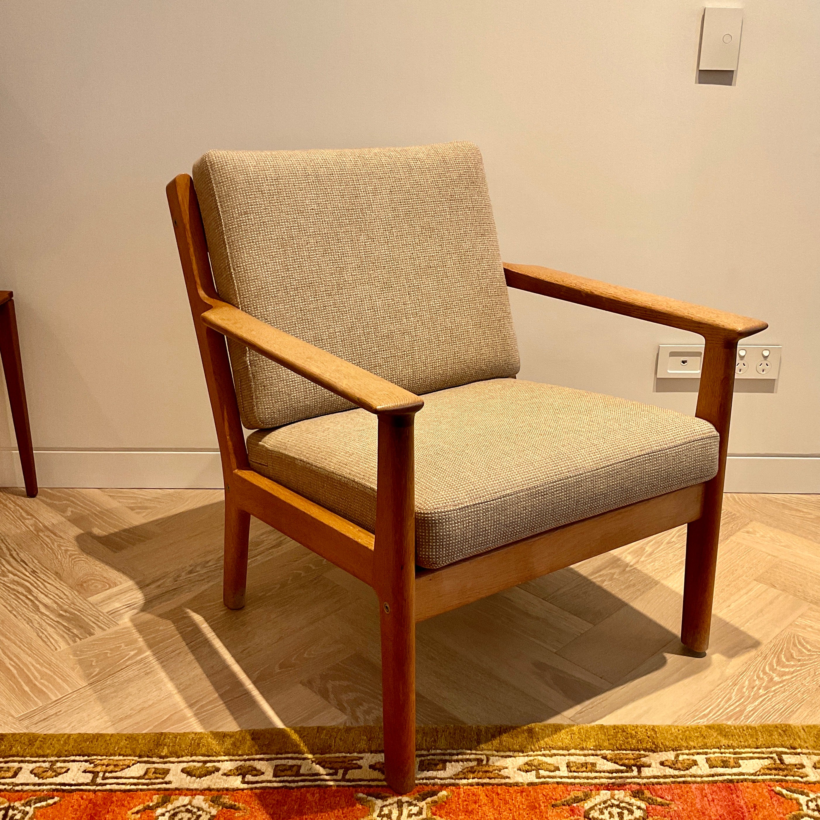 Getama GE-265 Easy Chair by Hans J. Wegner in Oak | HFOC – Home