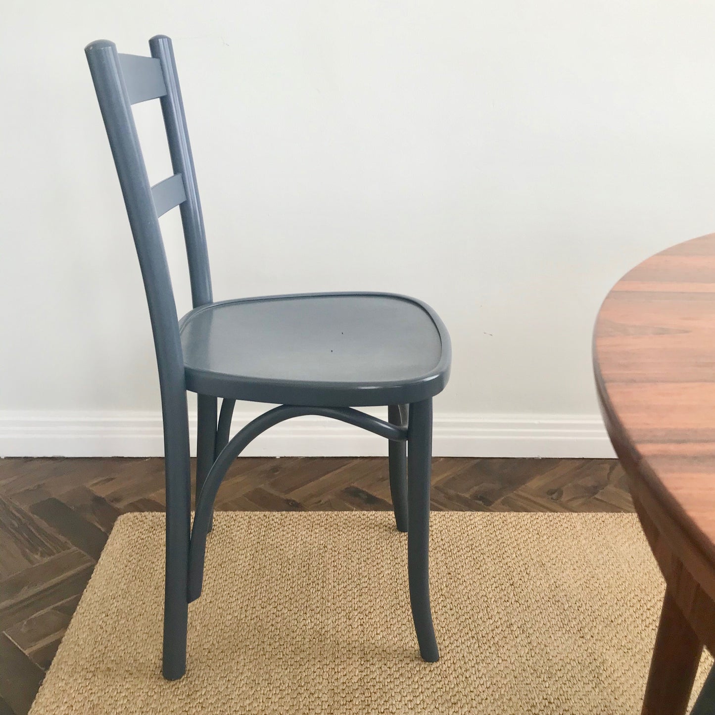 Load image into Gallery viewer, Set of FOUR No. 100 La Verna Chairs by Thonet
