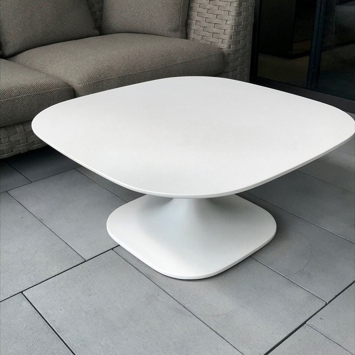 Fiore Small Table in White Cement by Naoto Fukasawa for B&B Italia