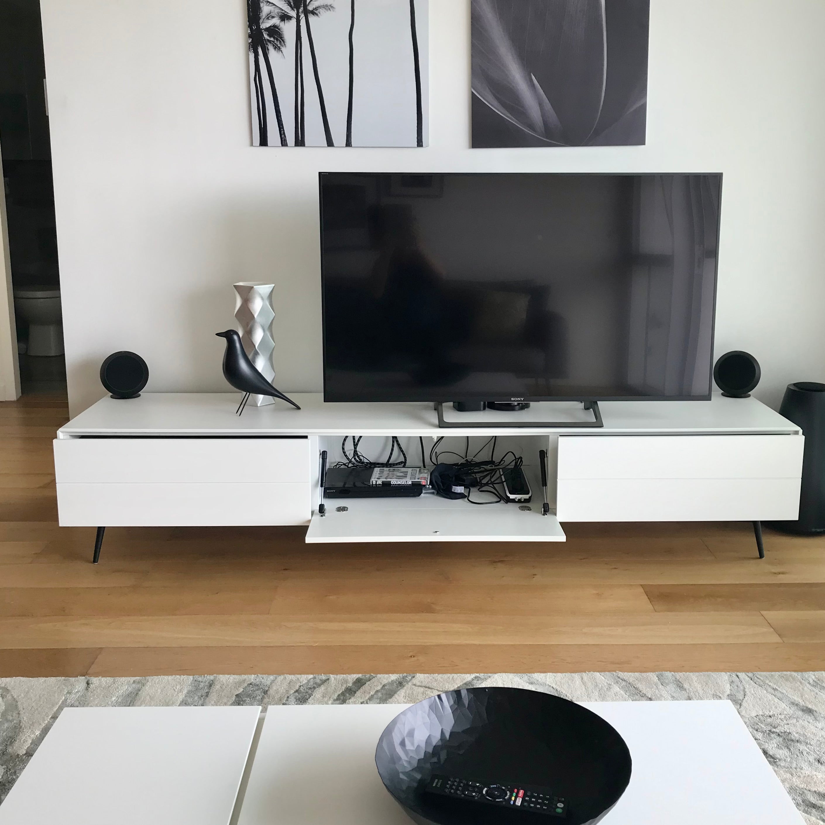 BoConcept Fermo White Lacquer Media Unit | HFOC – Home Furniture