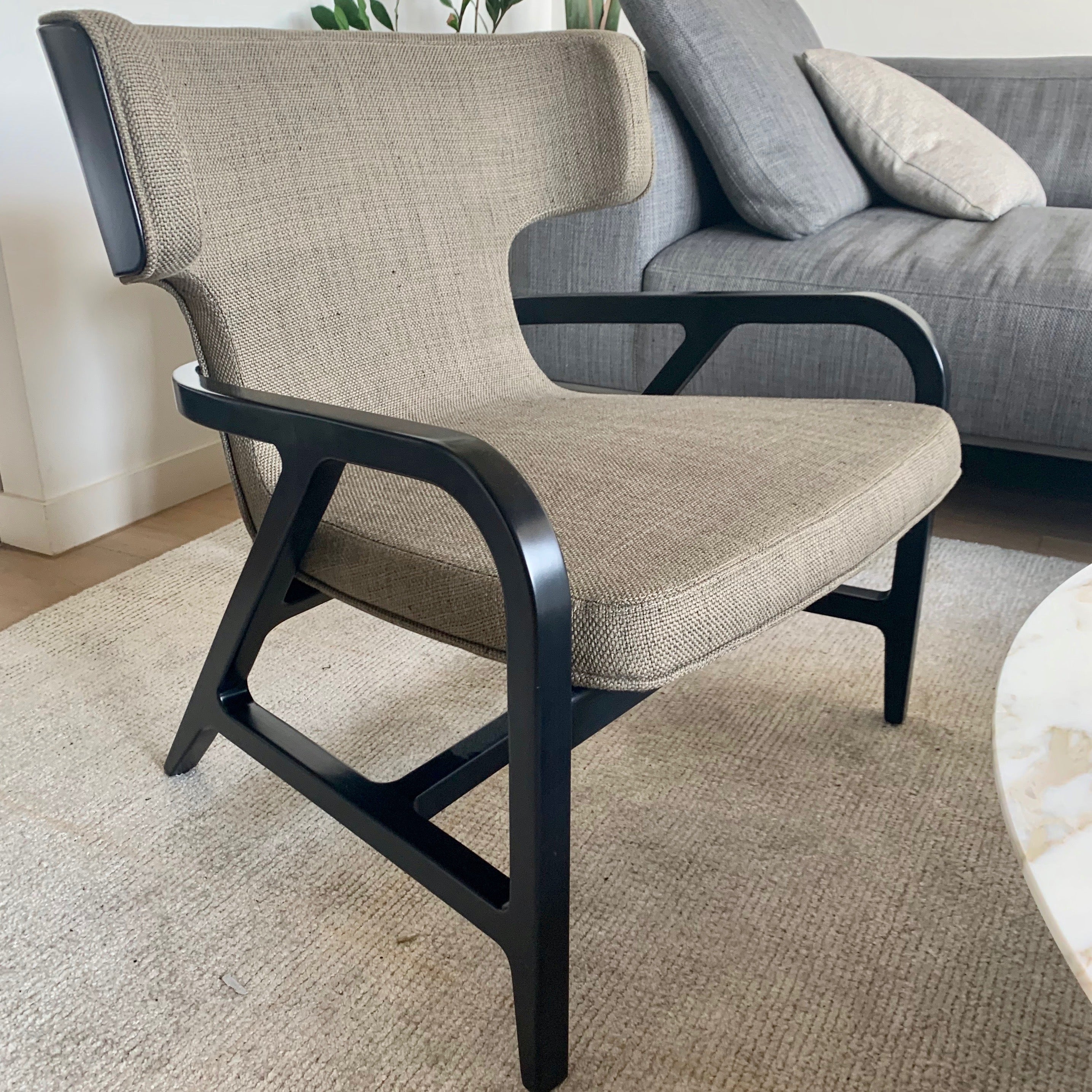 Maxalto Fulgens Armchair by Antonio Citterio | HFOC – Home