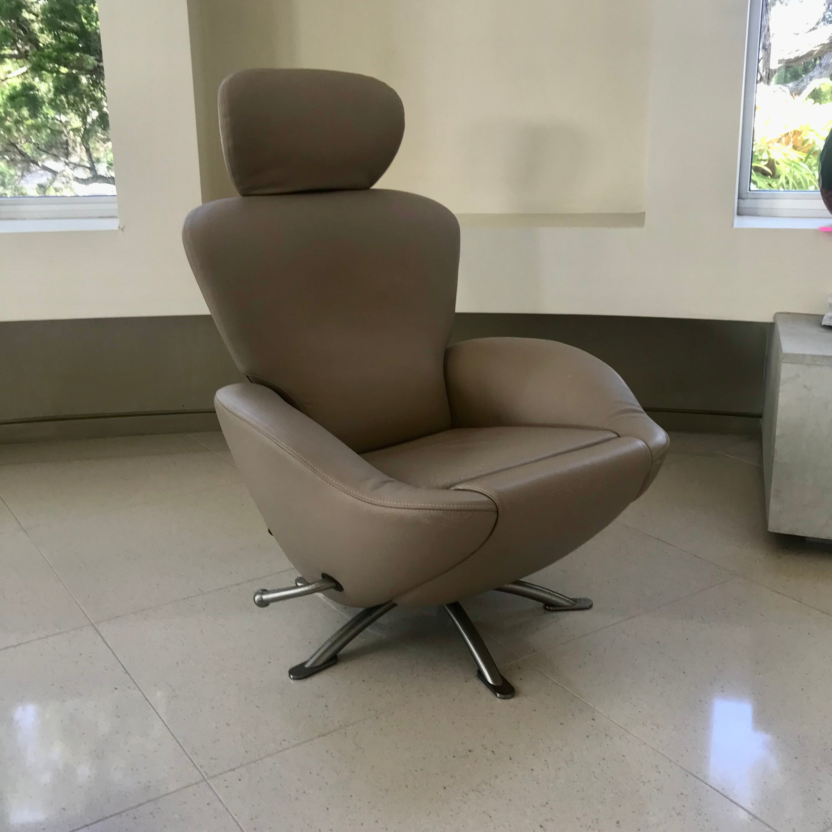 Cassina K10 Dodo Chair by Toshiyuki Kita in Leather | HFOC – Home ...