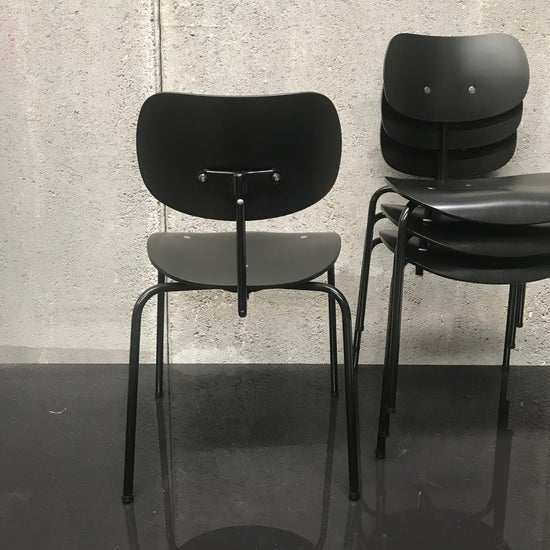 Set of SIX SE 68 Multi-Purpose Chair by Wilde + Spieth with Black Base & Seat